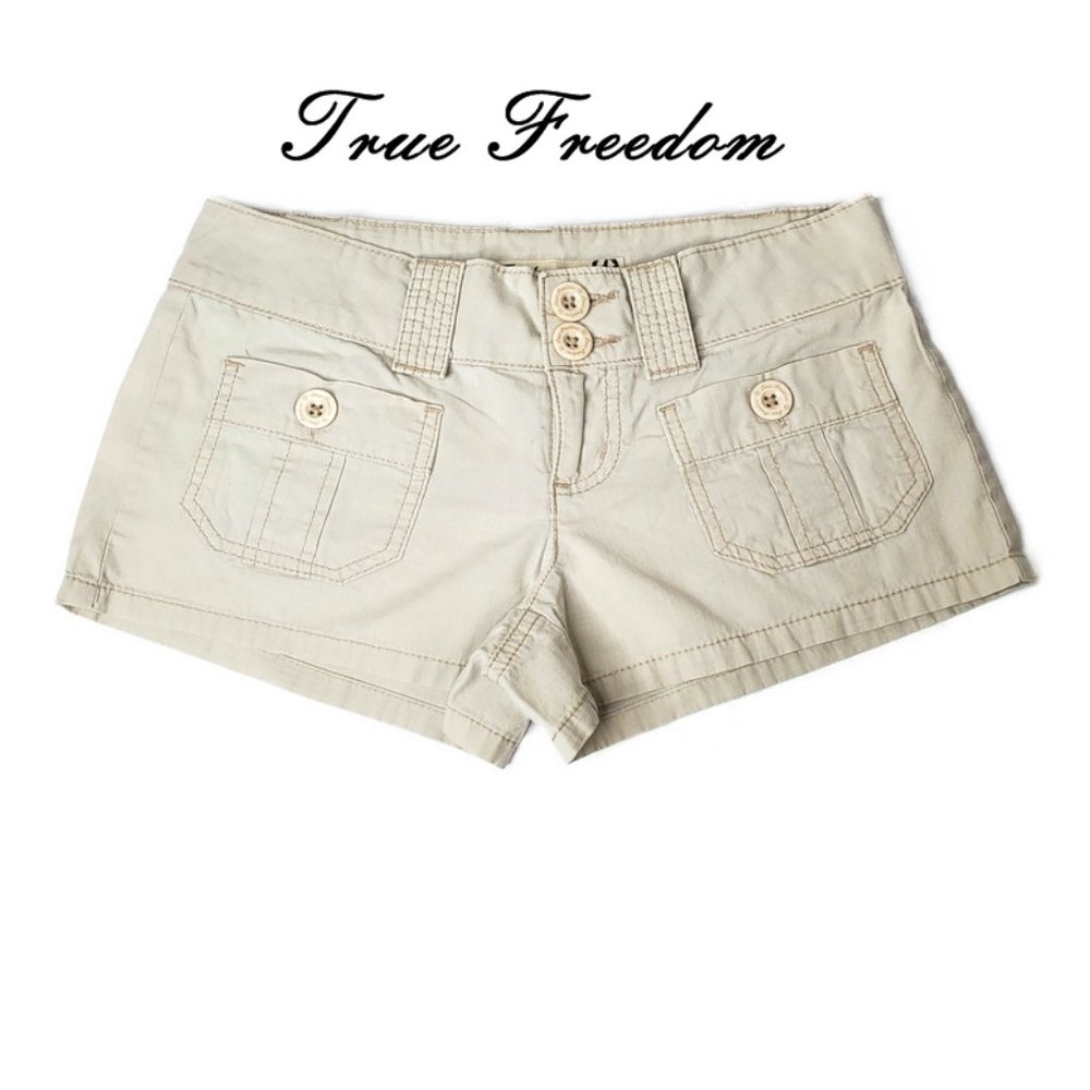True Freedom junior shorts. * Size 1 *
